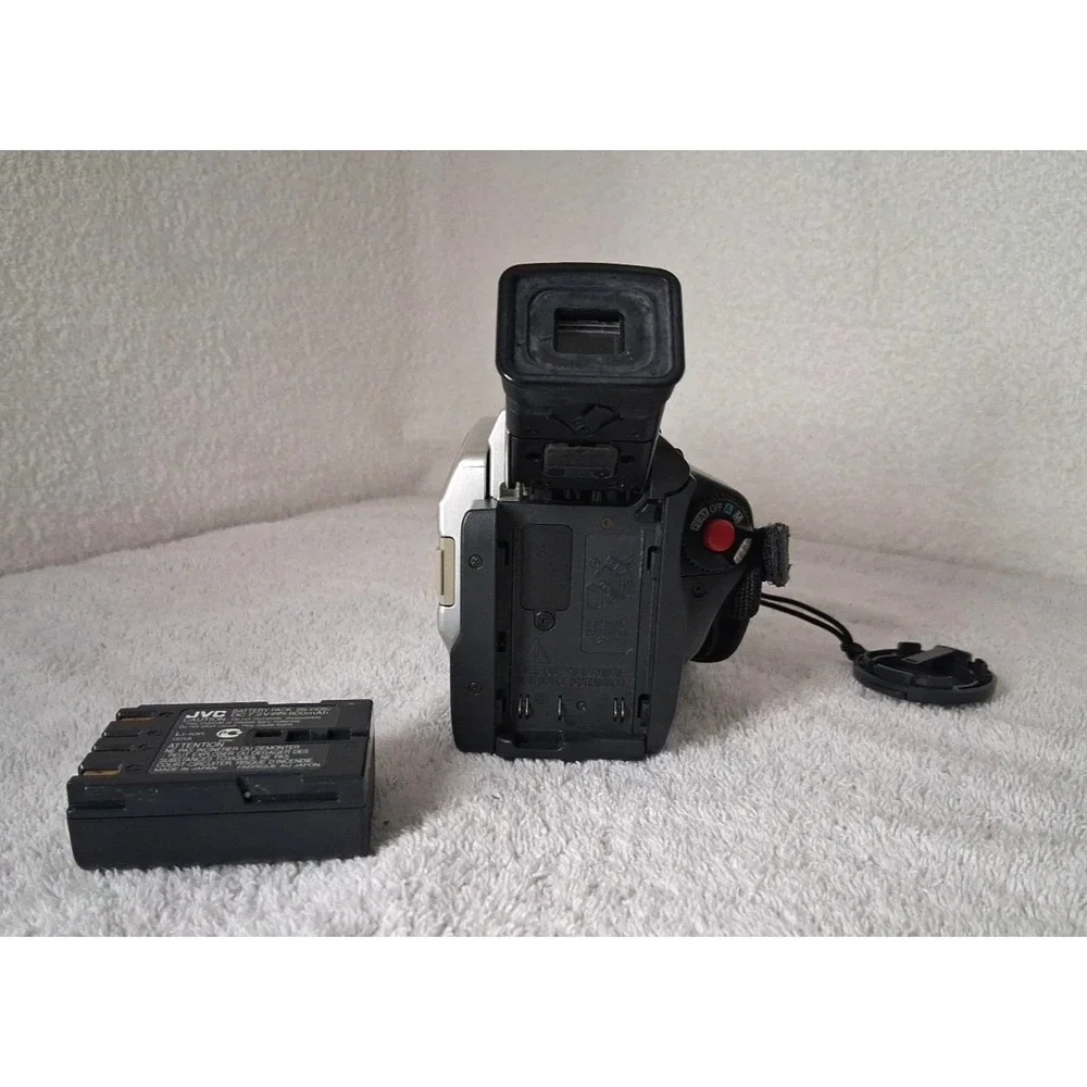 JVC Digital Video Camera with GR-DVL310U Battery *NOTHING TESTED*, CaseLogic Bag